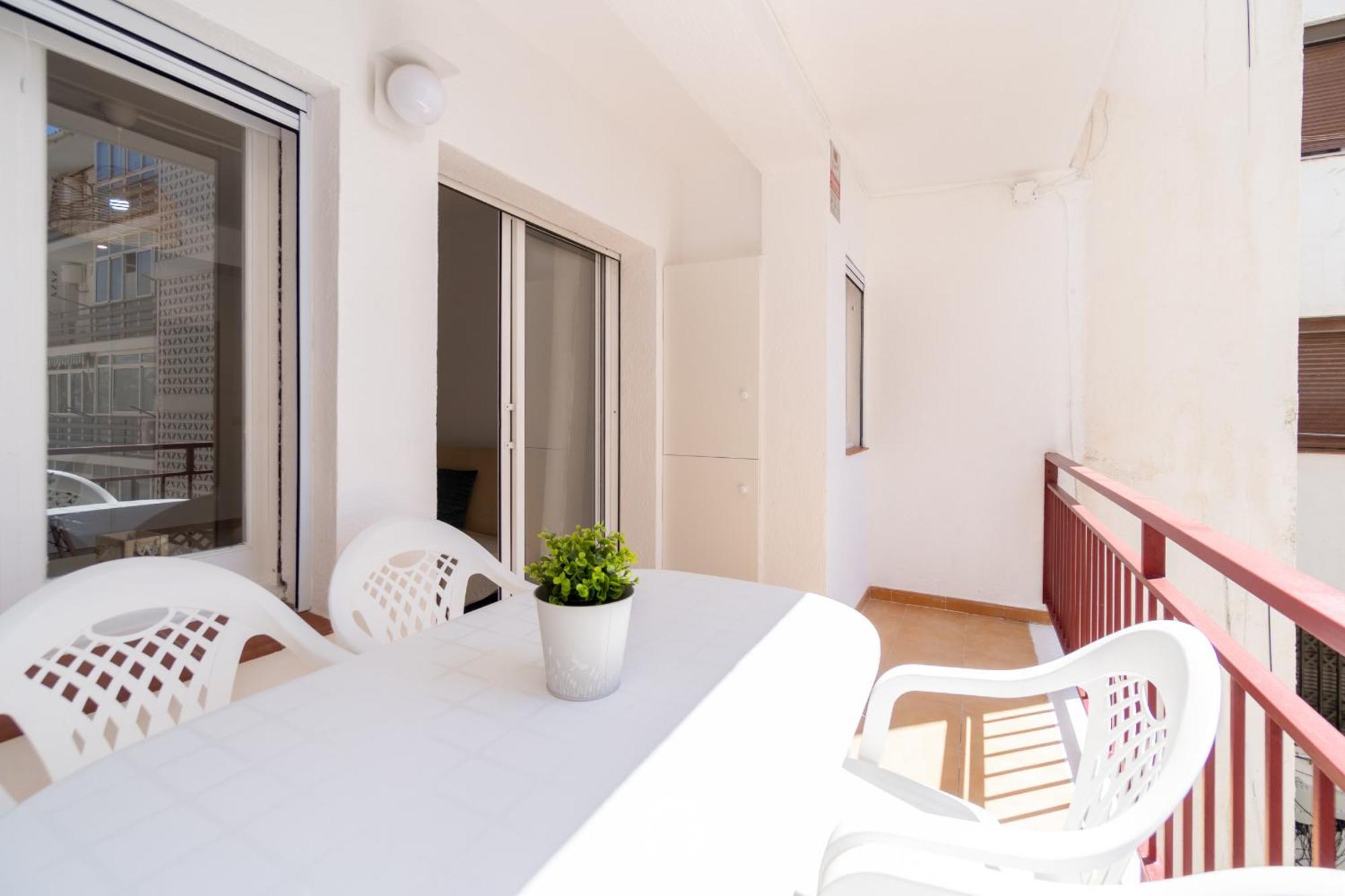 Mediterranean Way - Relax กัมบริลส์ ภายนอก รูปภาพ