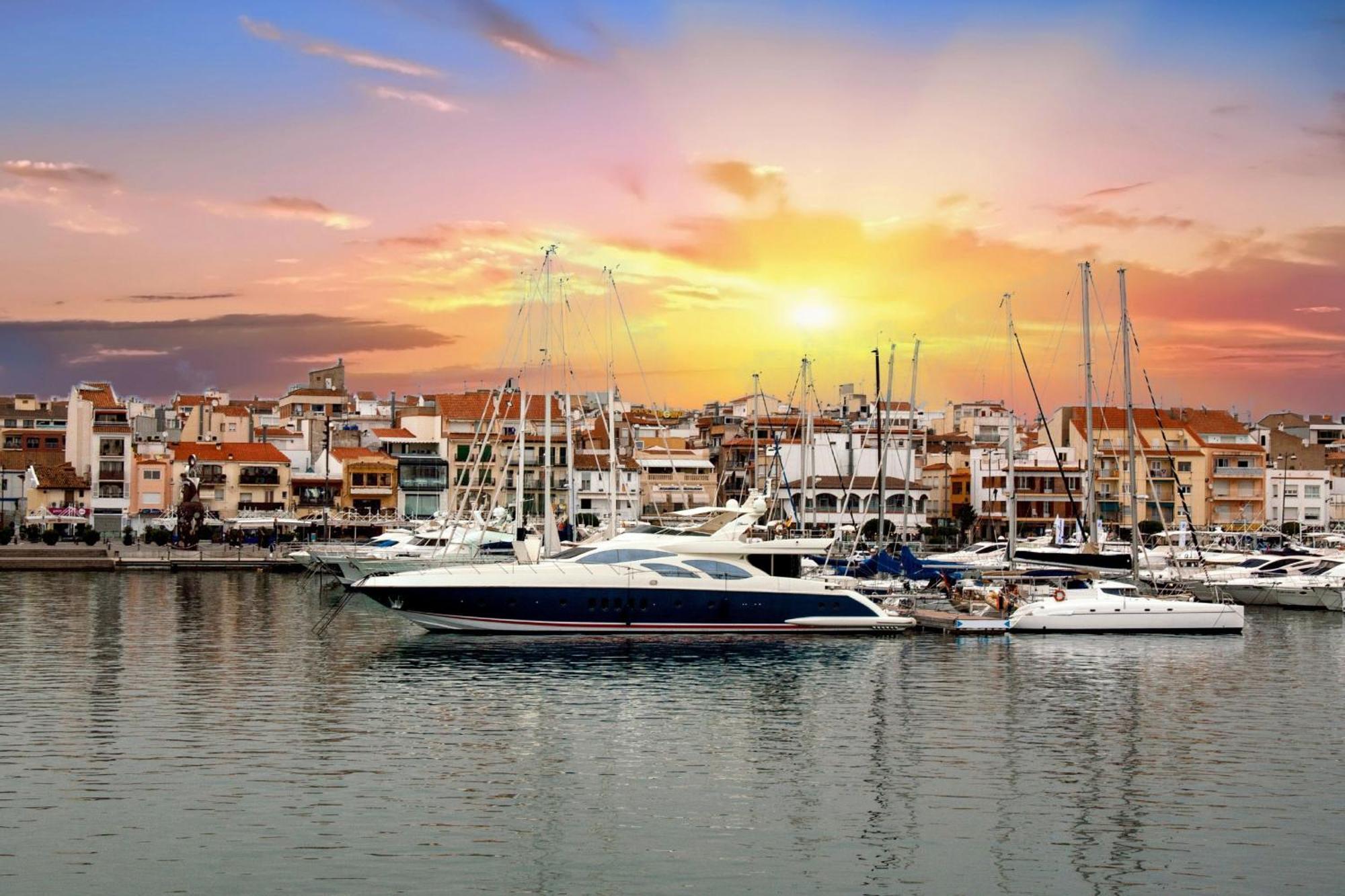 Mediterranean Way - Relax กัมบริลส์ ภายนอก รูปภาพ